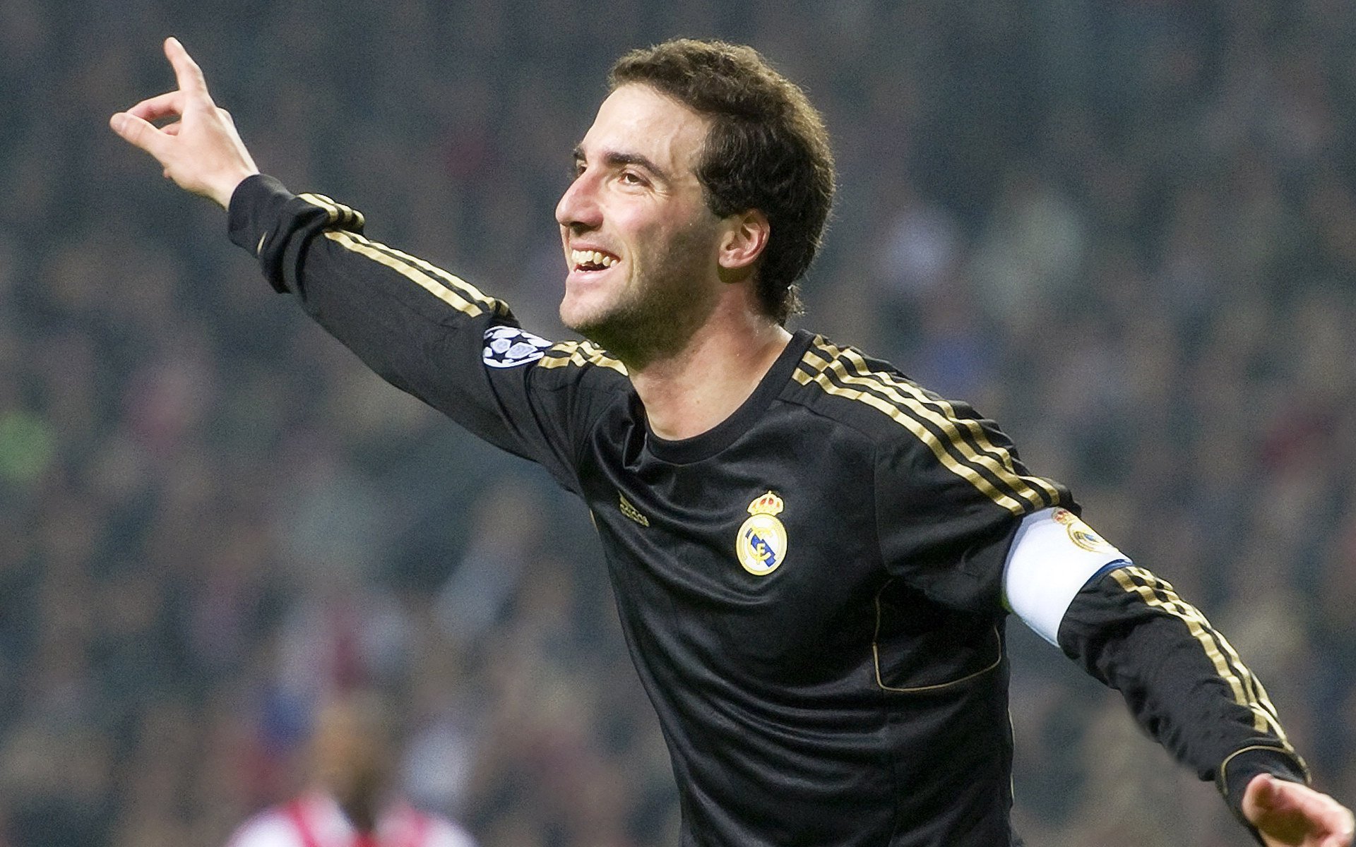 苏炳添助球队拿下关键战田径百米赛，苏炳添百米技术分析